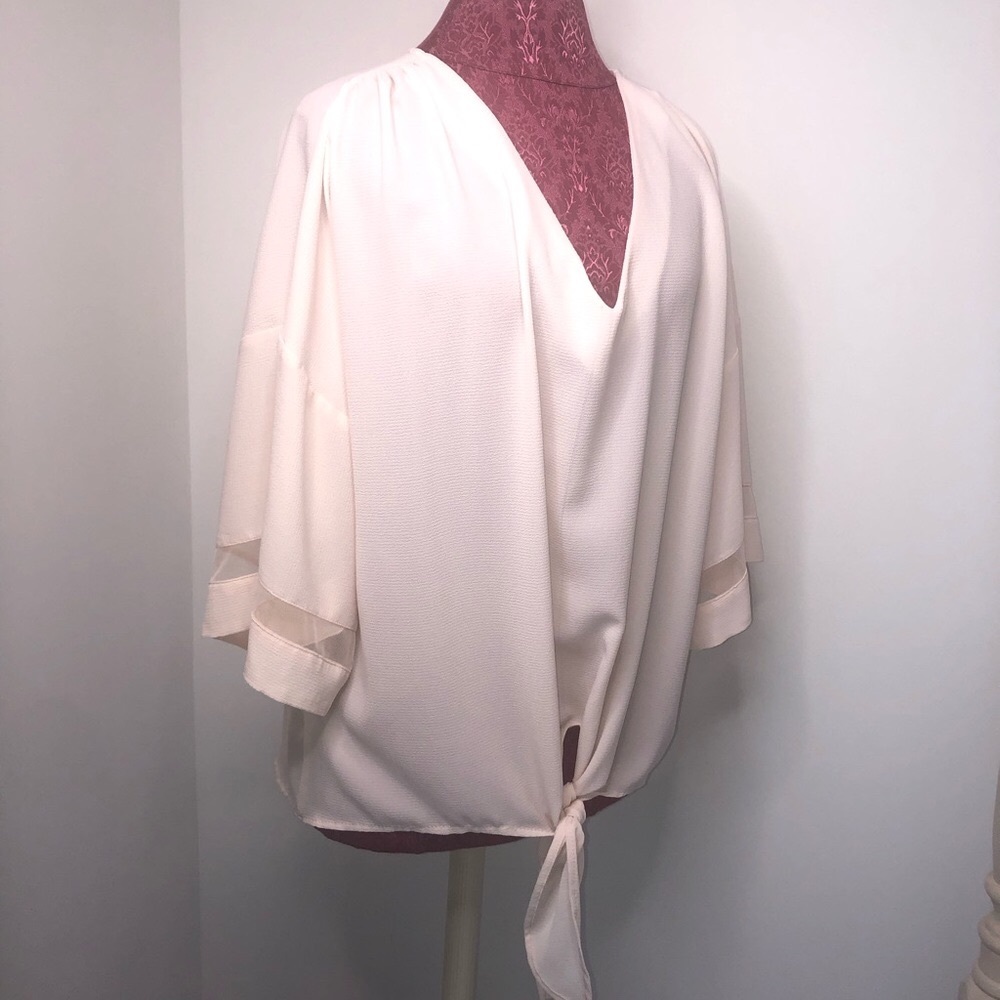 Maurices Short sleeve tie front v-neck semi sheer top Muted Light pink  S…